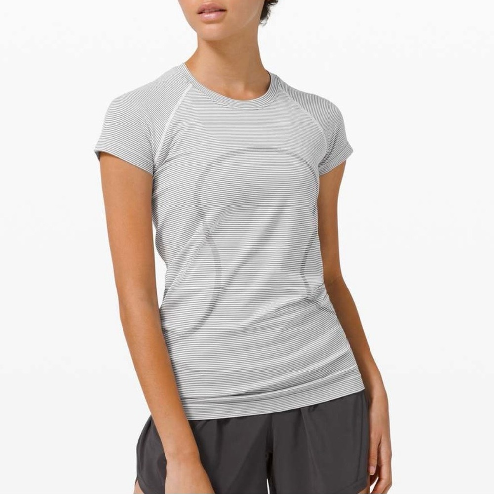 [Size 8] - Lululemon Swiftly Tech Short Sleeve 2.0 *Hip Length